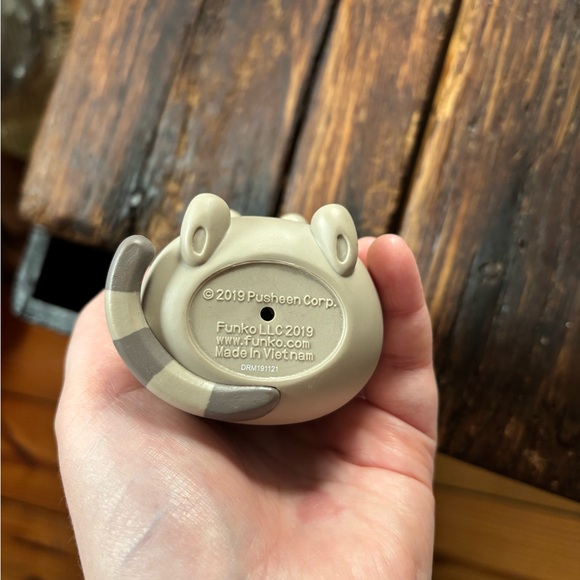 Funko Pop Pusheen with Pizza - Picture 3 of 3